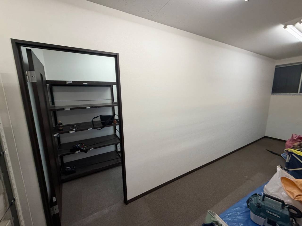 間仕切り壁位置変更工事